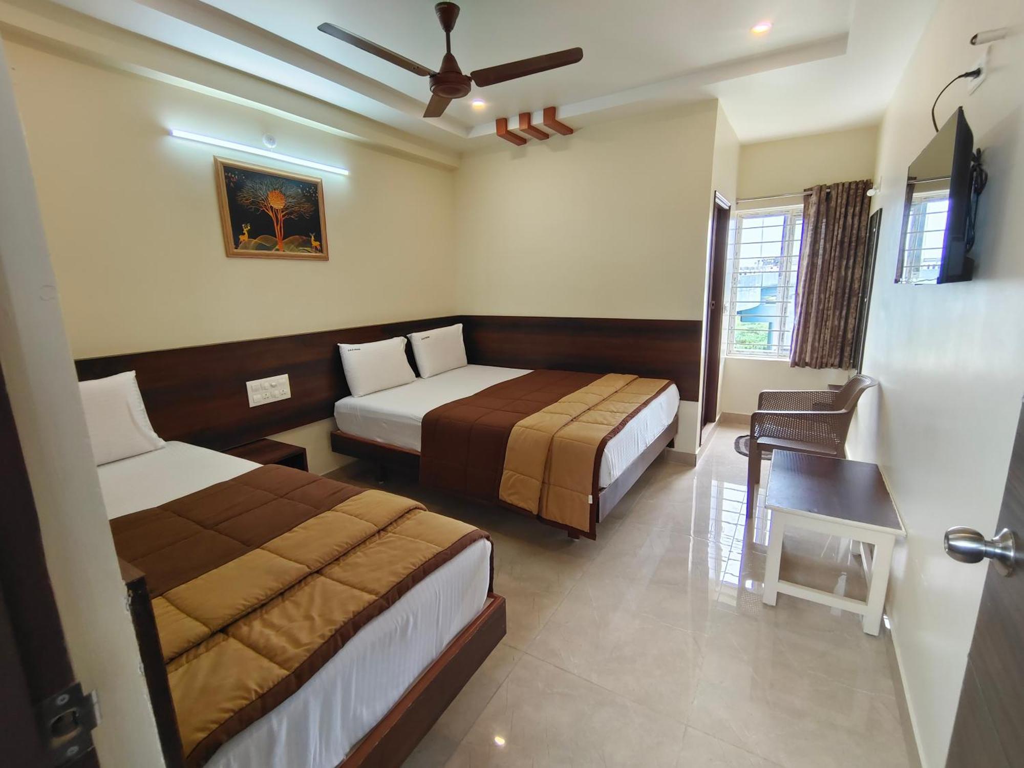 Hotel Dkr Grand Tirupati Dış mekan fotoğraf