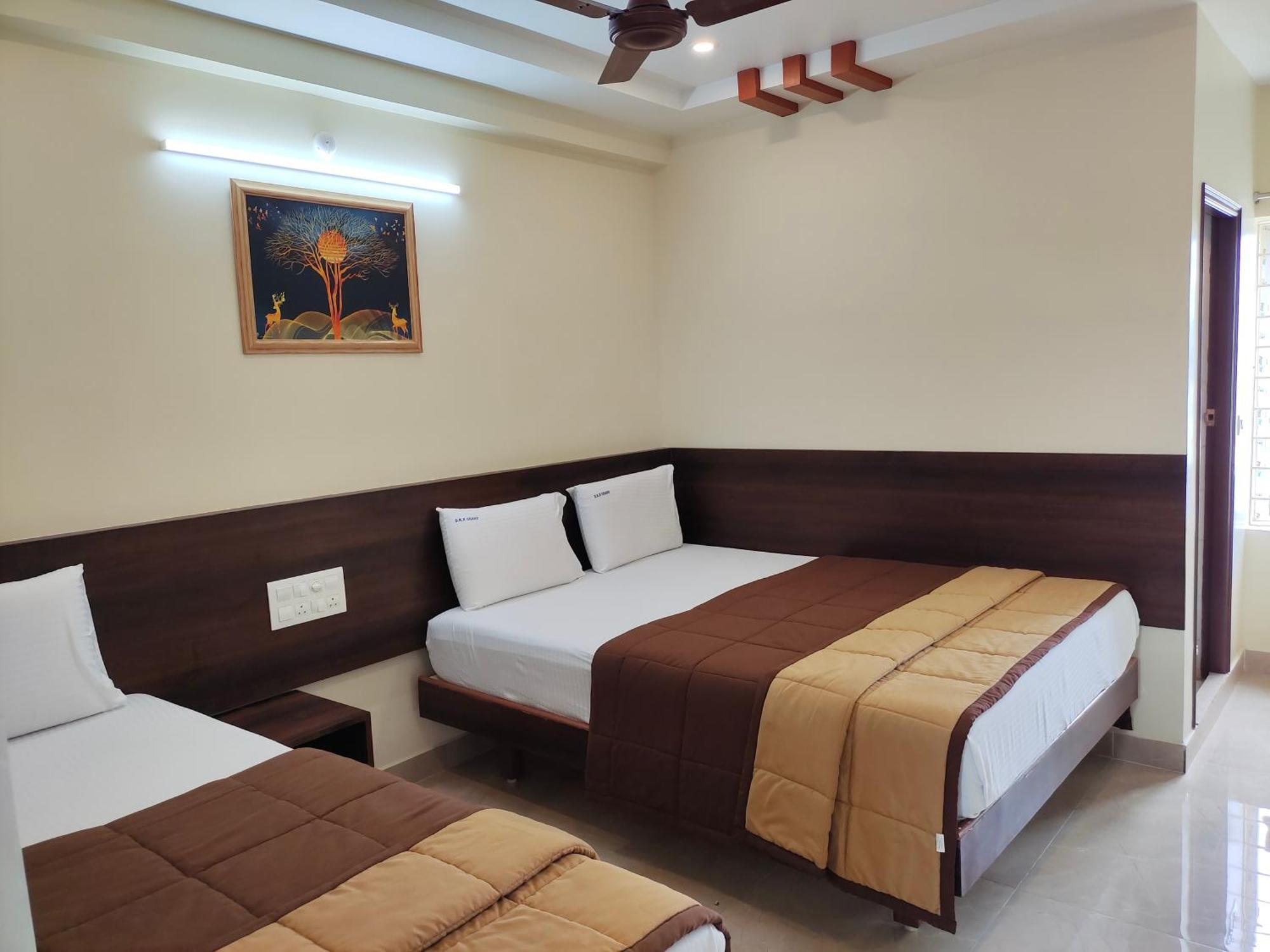 Hotel Dkr Grand Tirupati Oda fotoğraf
