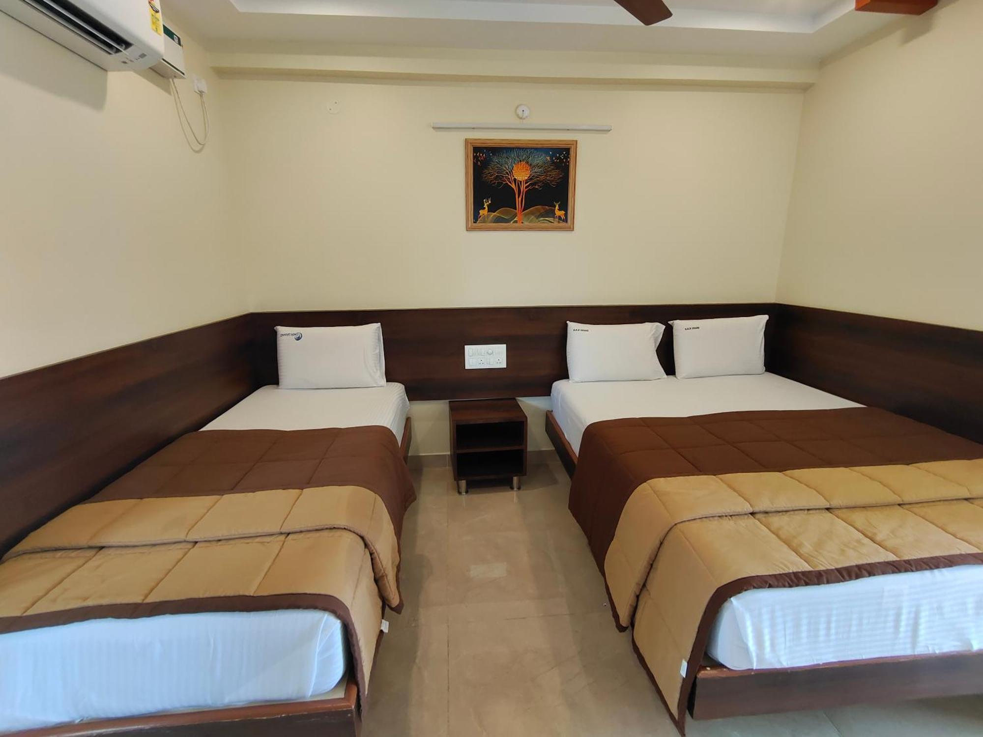 Hotel Dkr Grand Tirupati Oda fotoğraf