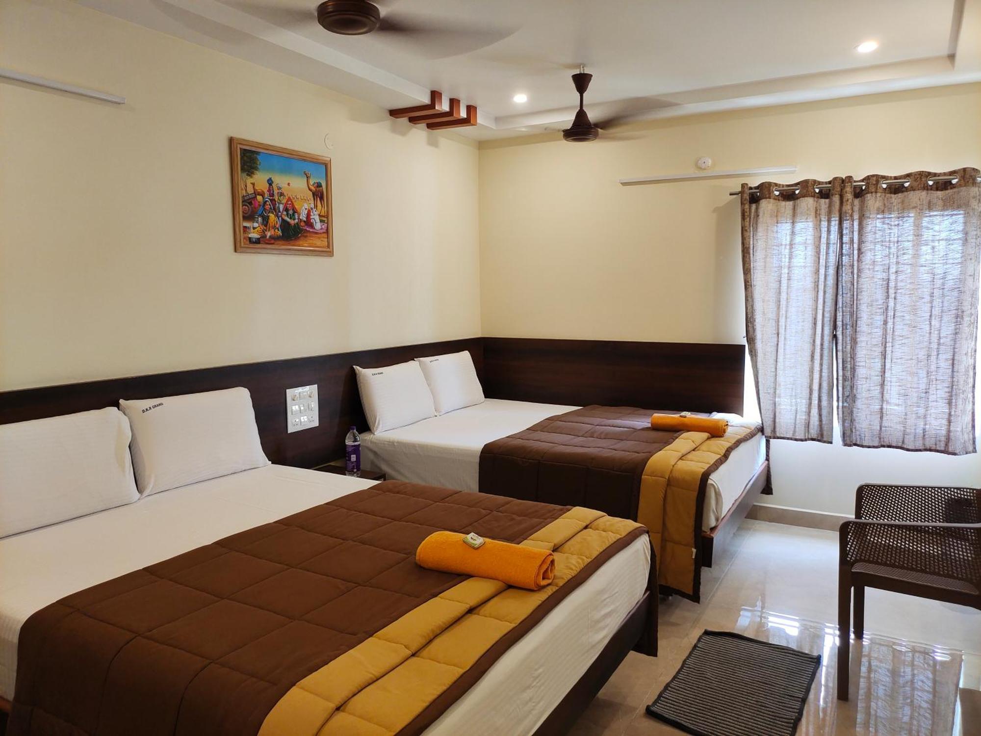 Hotel Dkr Grand Tirupati Dış mekan fotoğraf