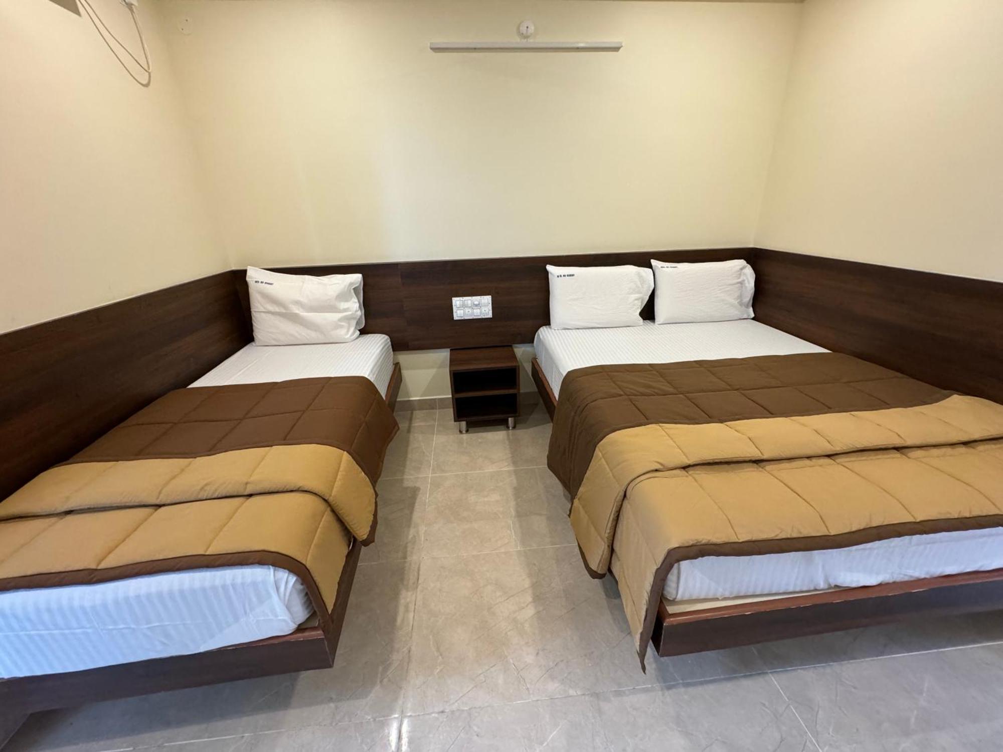 Hotel Dkr Grand Tirupati Dış mekan fotoğraf