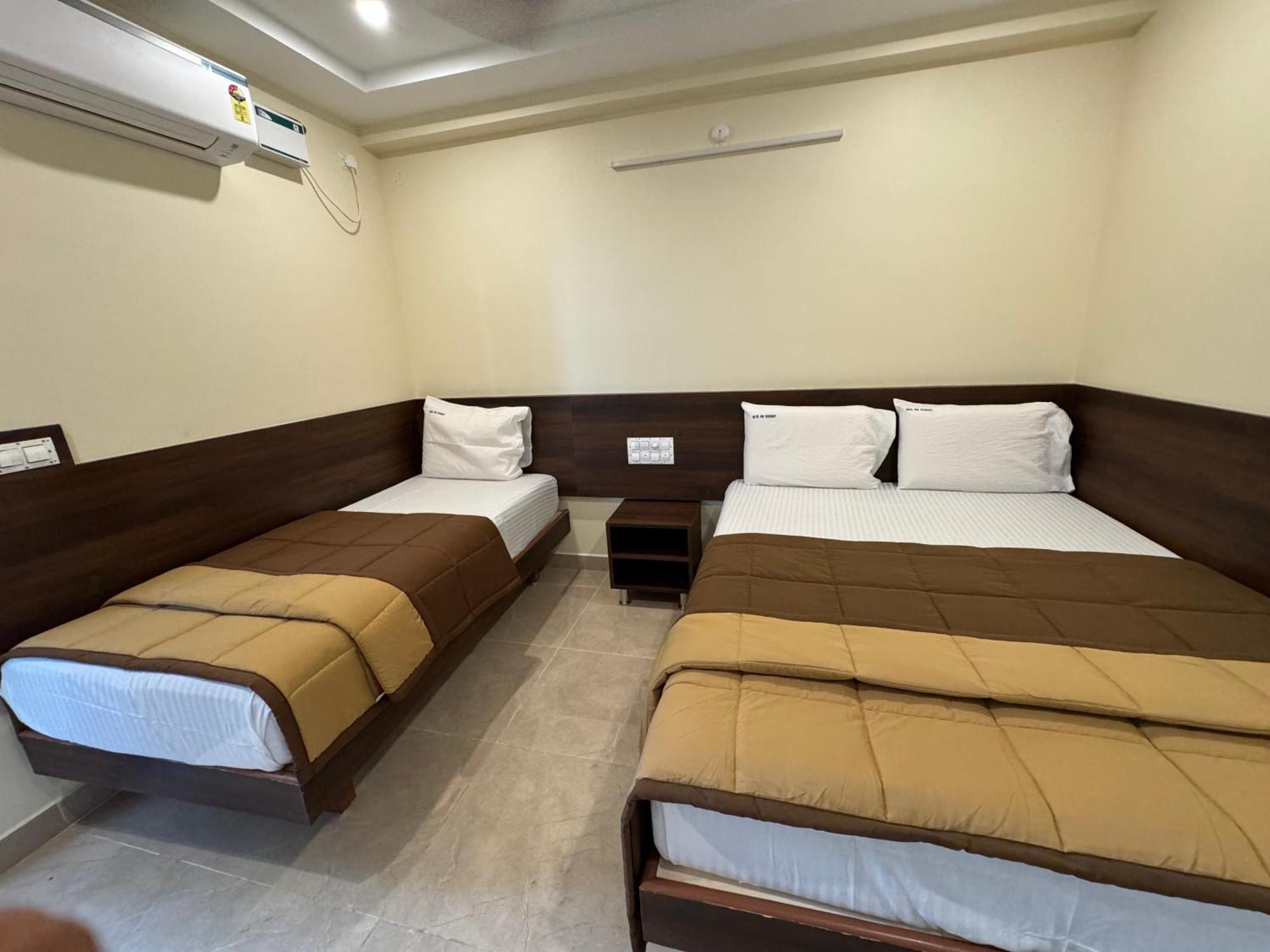 Hotel Dkr Grand Tirupati Dış mekan fotoğraf