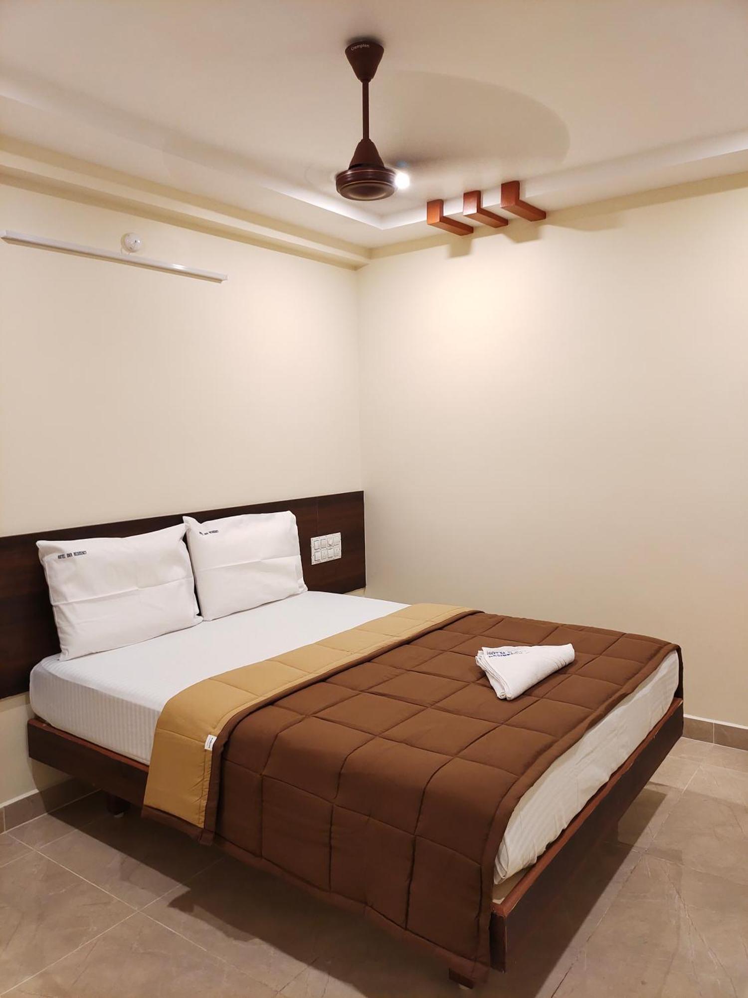 Hotel Dkr Grand Tirupati Dış mekan fotoğraf